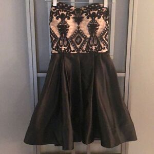 Blondie nites by Stacy ￼sklar Dressy strapless cocktail dress prom dress black l